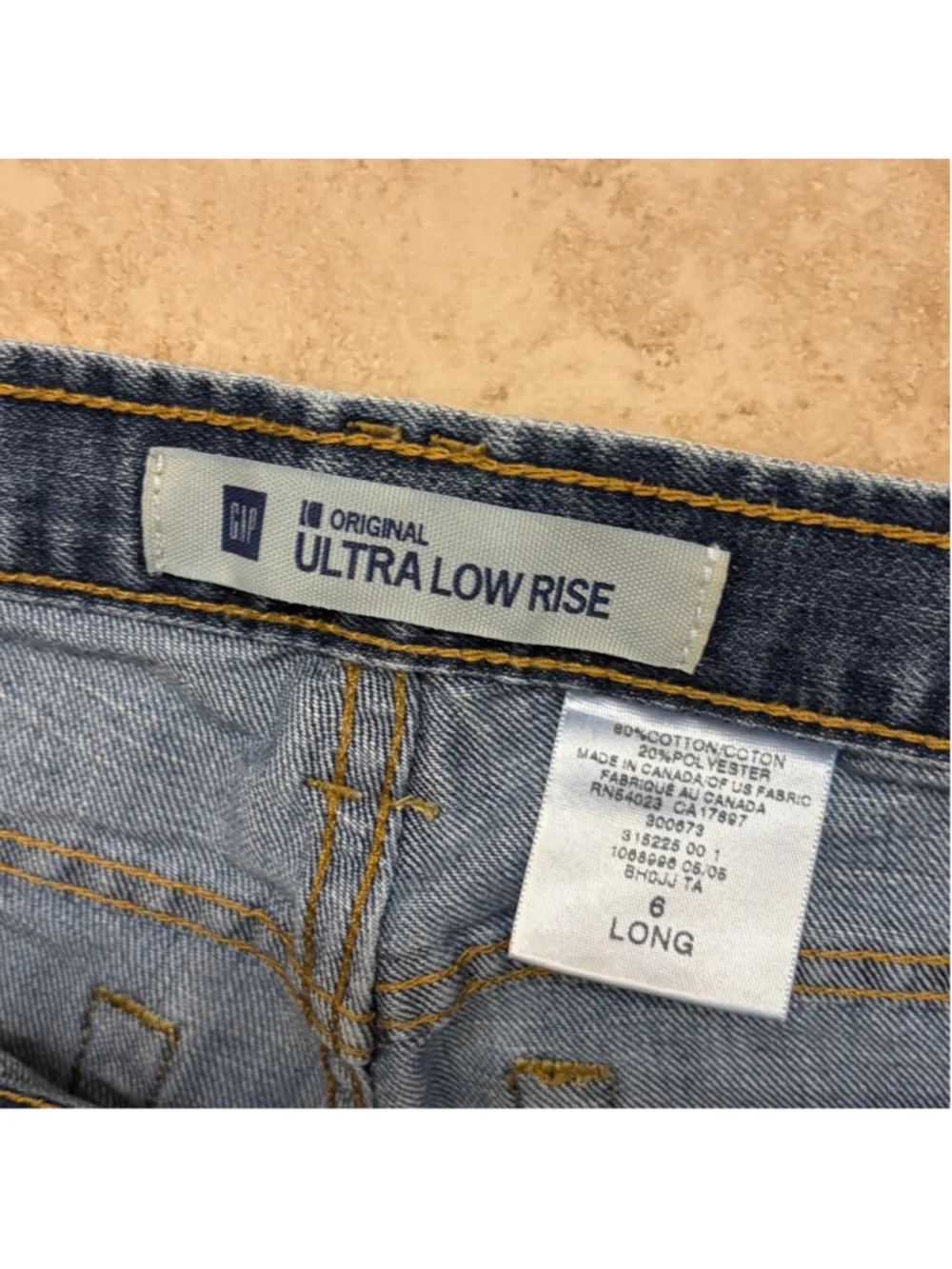 Ultra Low Rise Bootcut Flared y2k gap jeans size 6 long
